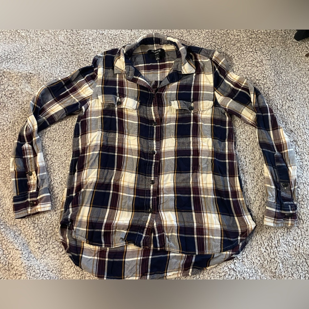 Madewell Classic Plaid Button Down Shirt size Small Viscose Fall Patch Soft